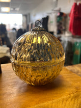 Load image into Gallery viewer, Winter White Mercury Ornament Candle

